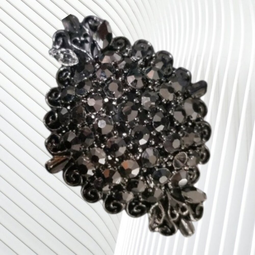 Elegant Black Crystal Rhinestone Statement Brooch - Picture 3 of 8